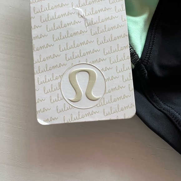 Lululemon Heat It Up Hot Yoga Shorts Bottoms 4 - Picture 7 of 12